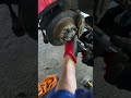 ドライバーをトンカチで叩くのはどうして?