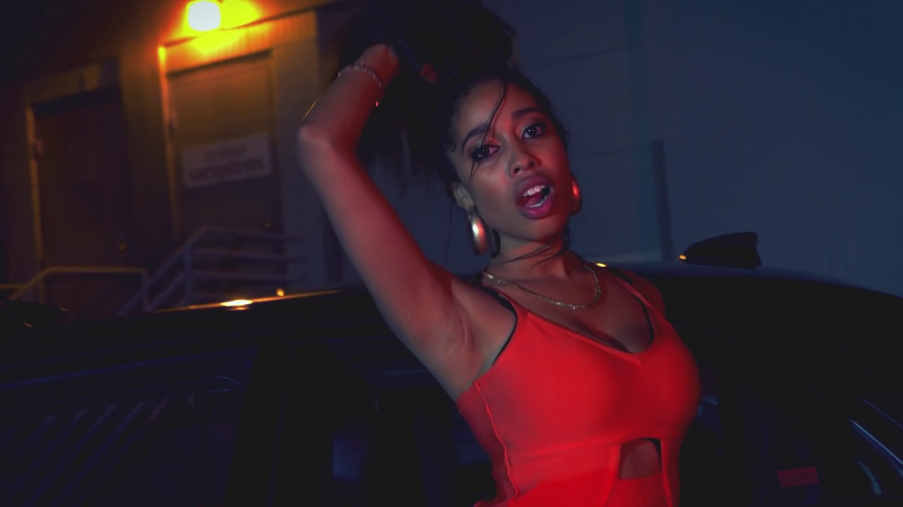 Guarda Cmilly - "BREAD" (Ft Tory Vee) OFFICIAL MUSIC VIDEO su YouTube Guarda Cmilly - "BREAD" (Ft Tory Vee) OFFICIAL MUSIC VIDEO su YouTube
