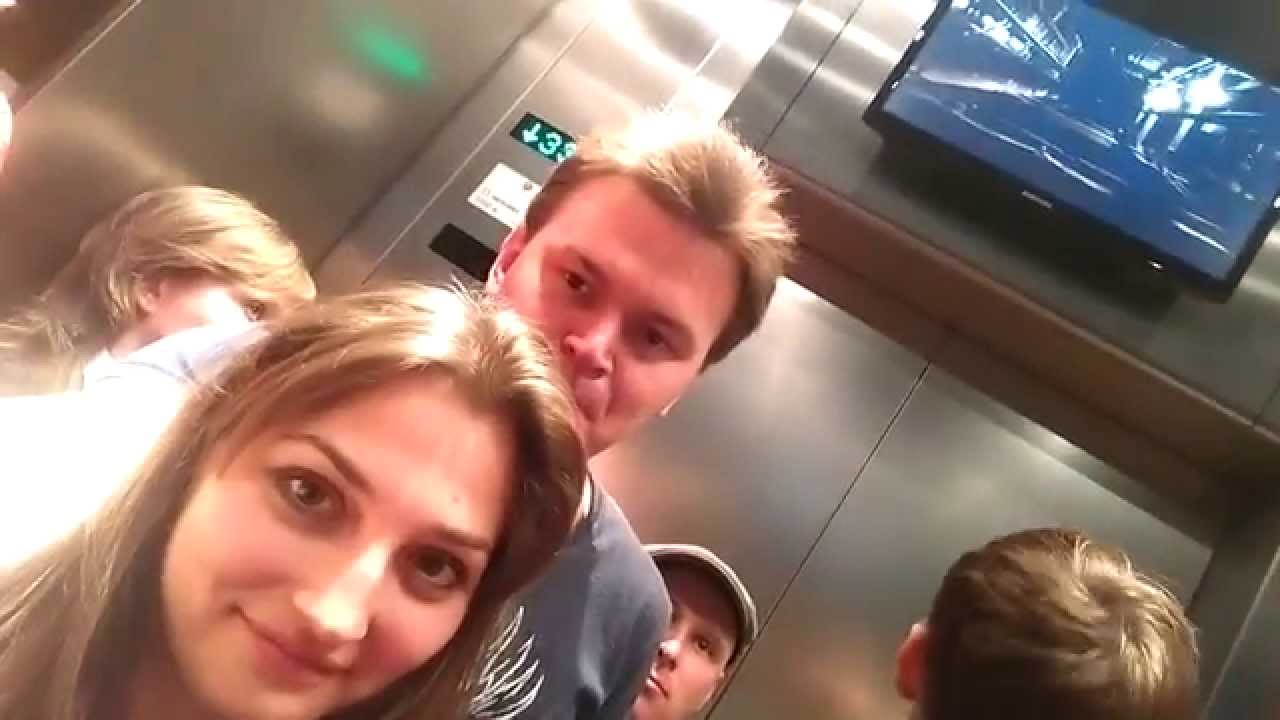 Лифт Останкинской башни застрял!