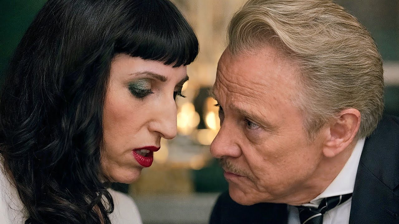 Une simple décision prise lors d’un dîner mondain va changer le destin de plusieurs vies.