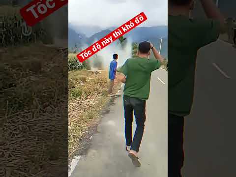 Khi tiểu đồng đua xe