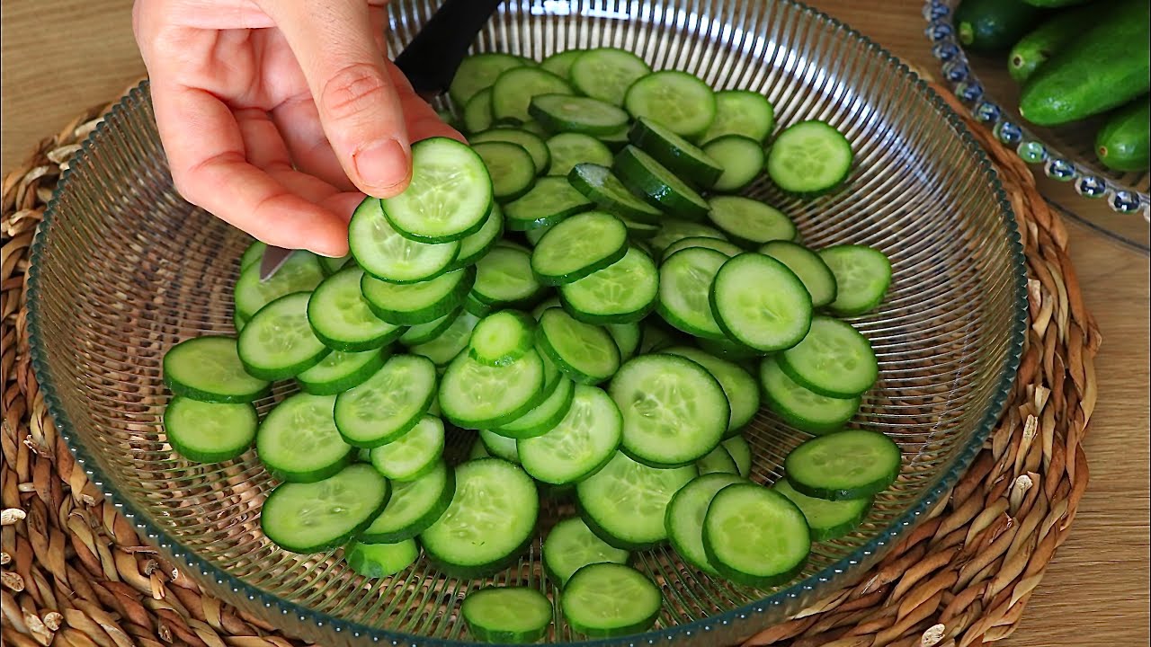 ????Et Yemeklerinin Yanında DENEMEYEN KALMASIN❗️Yedikçe Yedirten ÇOK PRATİK SALATALIK MEZESİ????