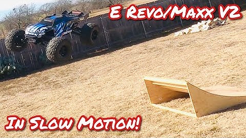 E revo 2.0 and Maxx V2 bashing highlights in slow motion!