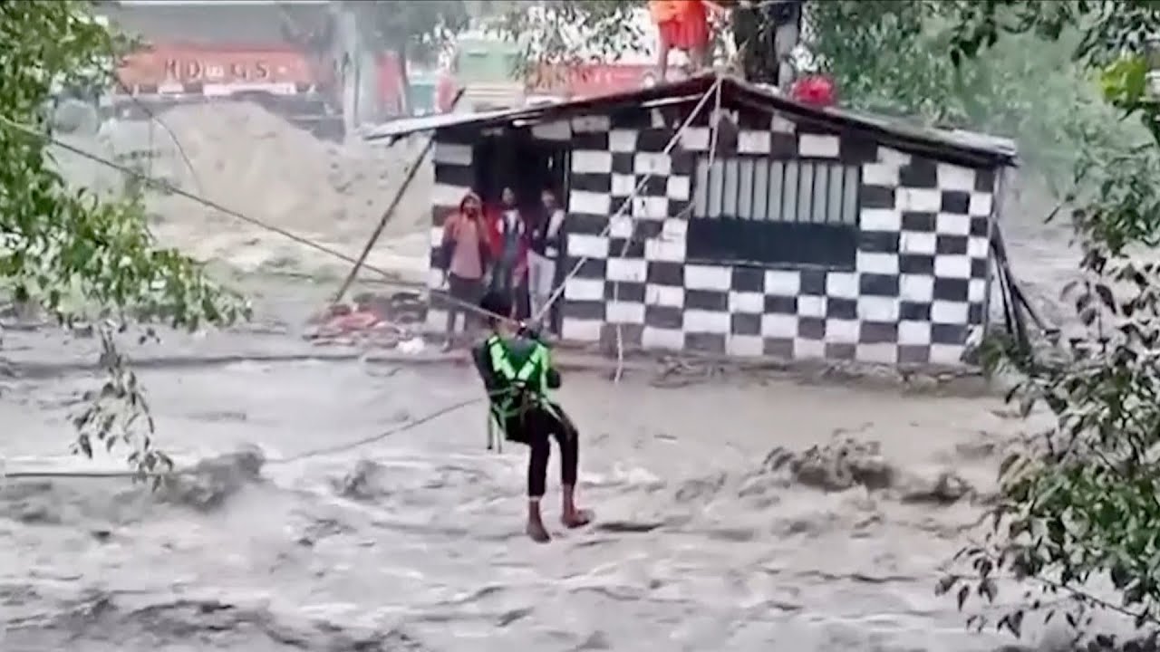 Heavy rains batter Indian capital New Delhi