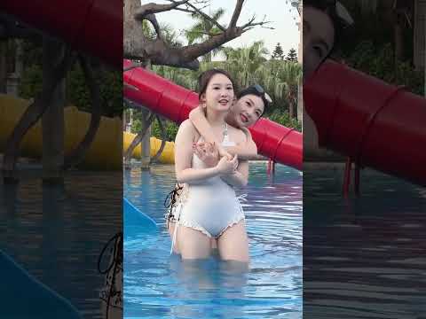 和姐妹壹起冬泳，正常穿搭無不良影響#娛樂#美女#遊泳#shorts