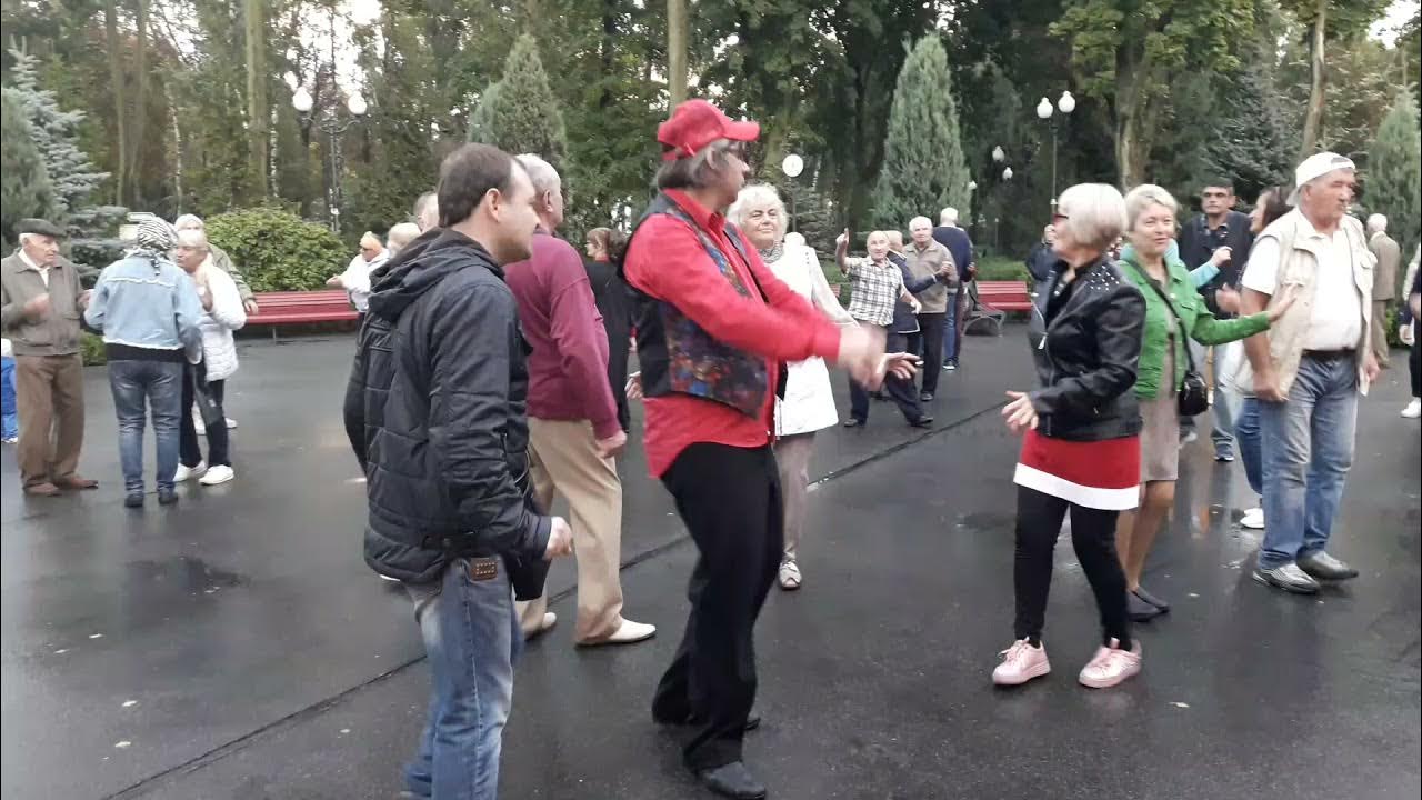 24г. Харьков танцы в парке горького 2021. Танцы в парке горького. Танцы в харькове парке горького новое 2024. Танцы в парке горького в харькове.