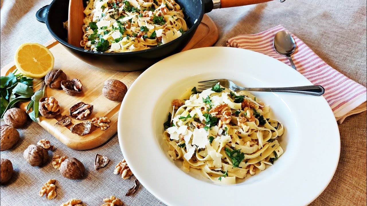 Pasta mit Walnüssen, Salbei und Zitrone nach Yotam Ottolenghi Rezept. Ein echtes Geschmackserlebnis!