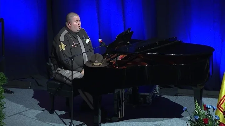 Marion County Lt. Bryan Wolfe performs "Amazing Gr...