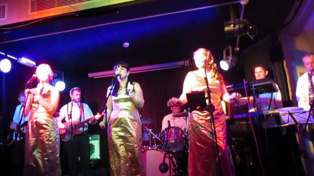 The Dionnes - cover 'What a man'