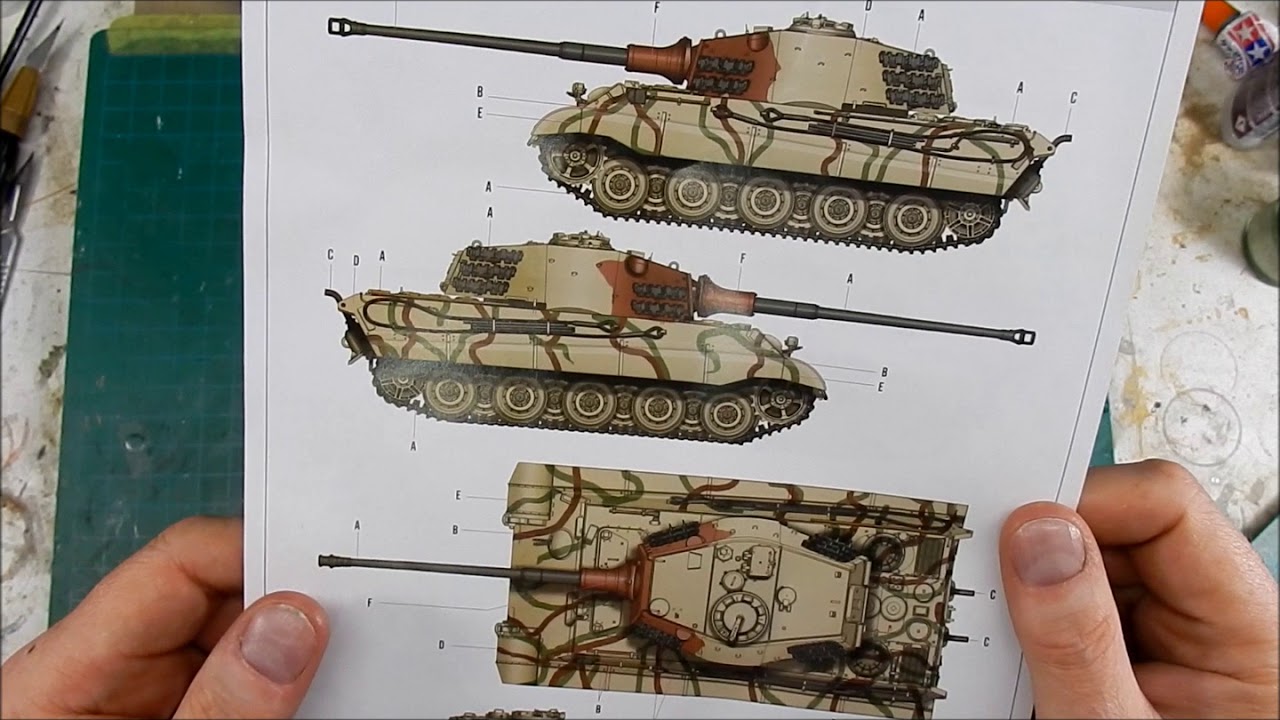 stewardesse Kilde klatre Hobby Boss 84533 July 1945 King Tiger In Box Review - YouTube