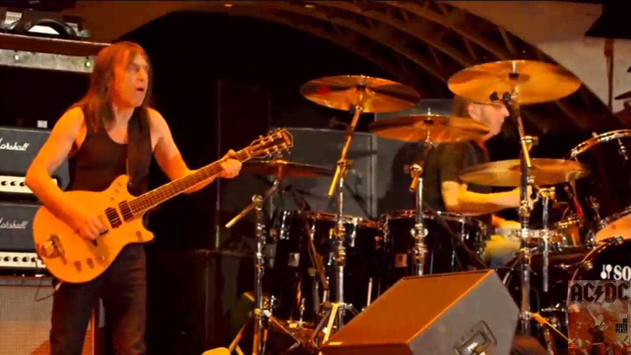 ac/dc live at river plate highway to hell 2009 - YouTube