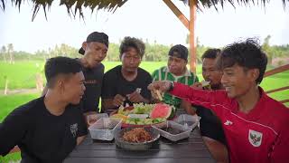 KITE SEASON & RUJAK WITH 6 KINDS OF SPICIES IN A LEVEL GUT