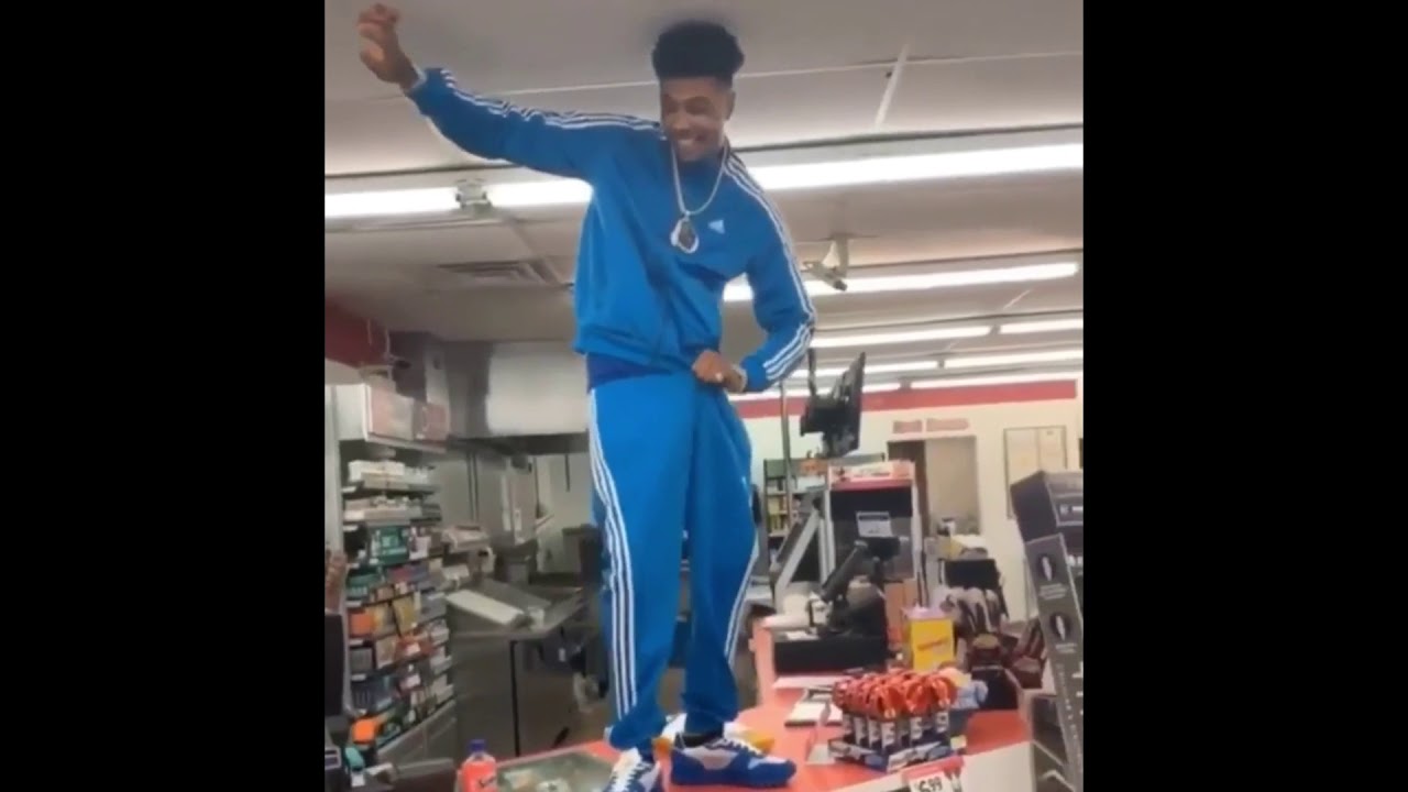 Blueface Does Bust Down Thotiana Challenge - YouTube.