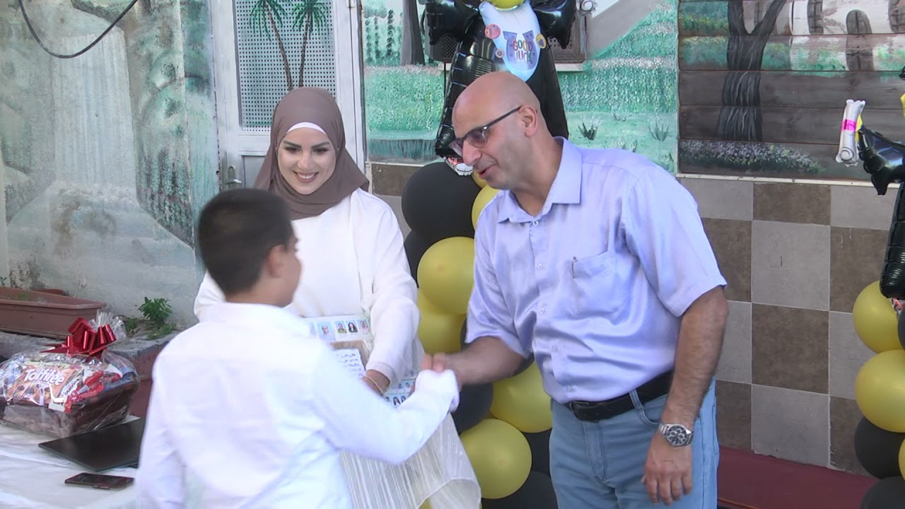 17. تسليم الشهادات السادس ج سجى عكري تخرج 2021 - الابتدائية أ عيلوط