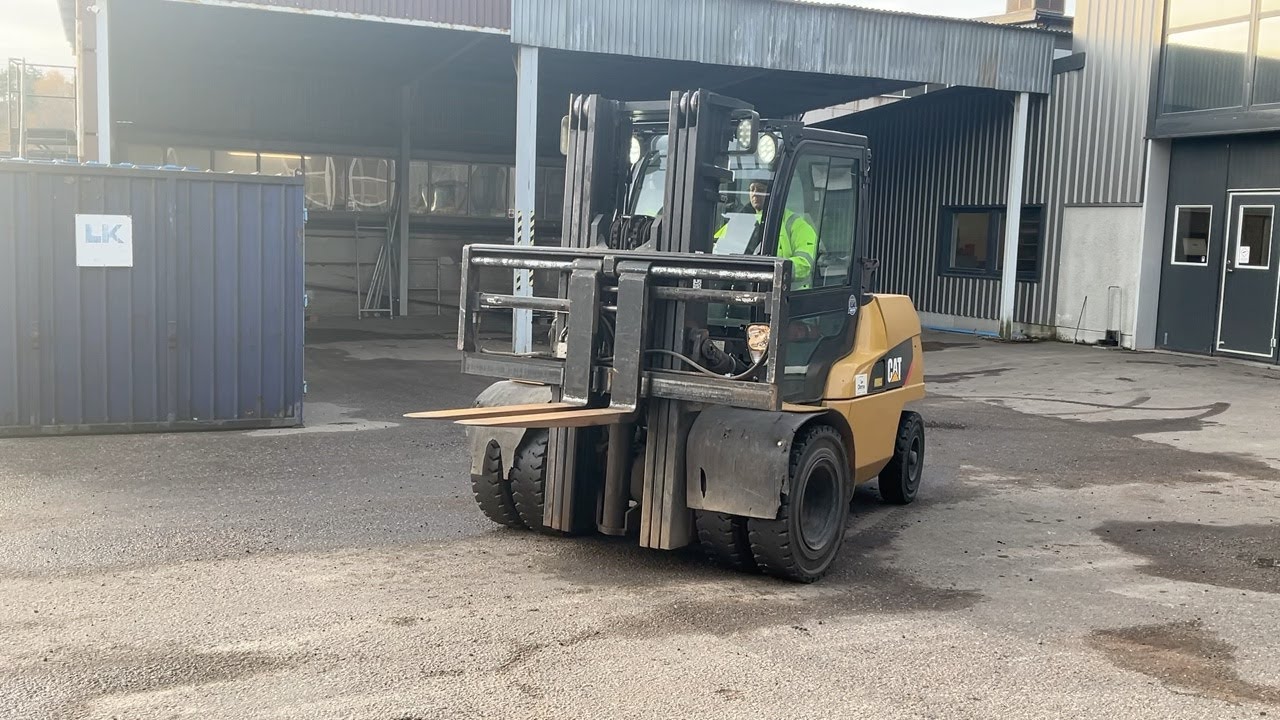 Köp Truck CAT DP50N diesel på Klaravik