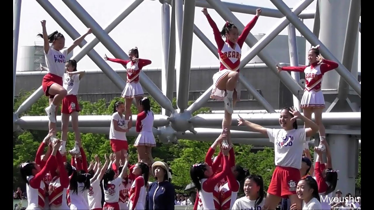 ブラスエキスポ2016 箕面自由学園高等学校 チアリーダー部 - YouTube