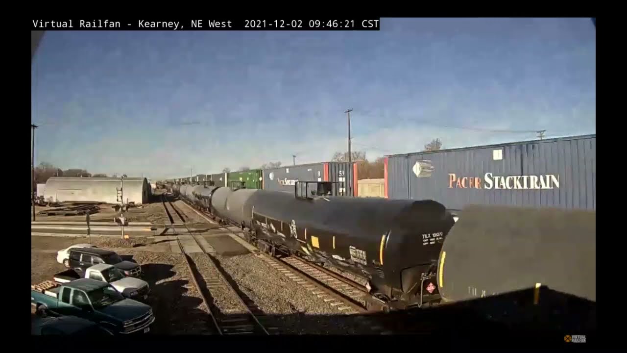 VRF train cam kearney nebraska 2 trains pass at the same time! YouTube
