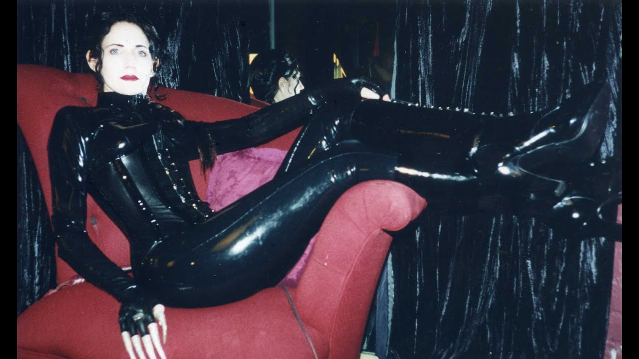 Yuliya Peresild bilan jinsiy aloqa sahnalarini tomosha qiling Samolyotda yashirin kamera kamerasi