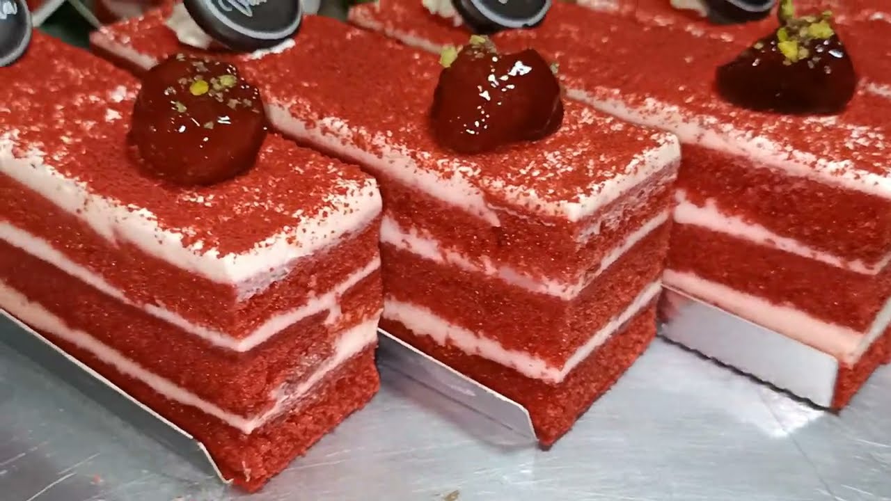 كيك ريد فيلفيت بطريقة المحلات وطريقة تحضير كريمة تشيز للحشو 😋😋