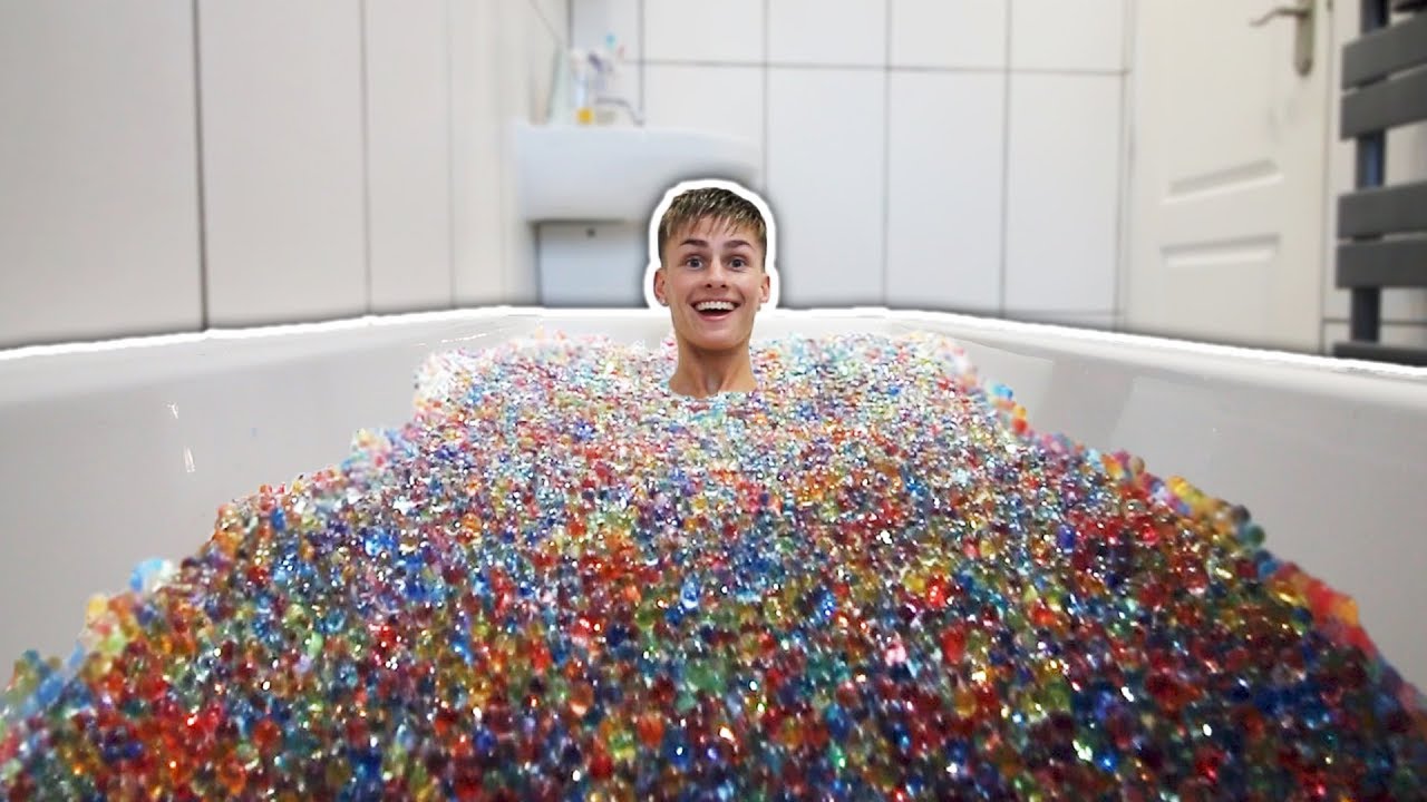 GIANT ORBEEZ BATH CHALLENGE! 