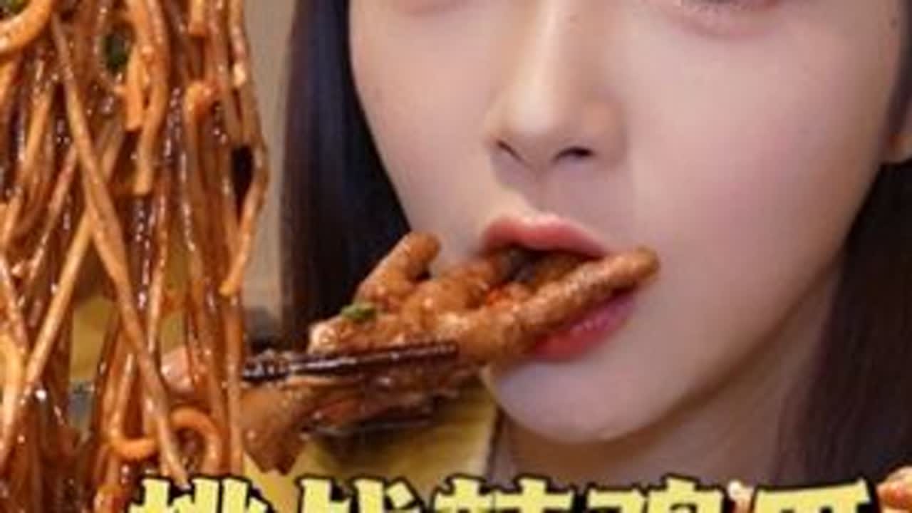 挑战江西辣鸡爪！江西菜初体验～家常小炒香到无法形容 太下饭！！#鲜辣江西#现炒江西 #好好吃饭#我的美食日记#江西菜真的被低估了