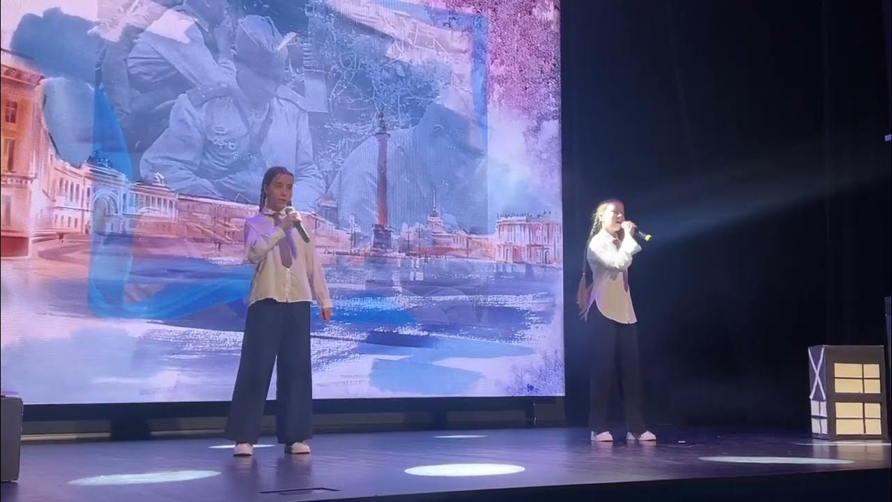 ансамбль на сцене. дискотека фон. эстрадное искусство. эстрадный вокальный ансамбль. эстрада хорошая слушать.