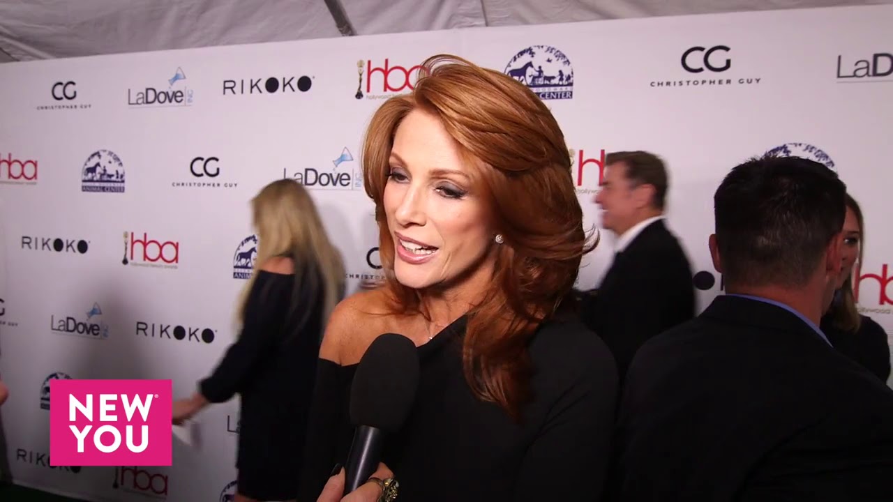 Angie Everhart Talks to Ashley Hume at the 2018 Hollywood Beauty Awards