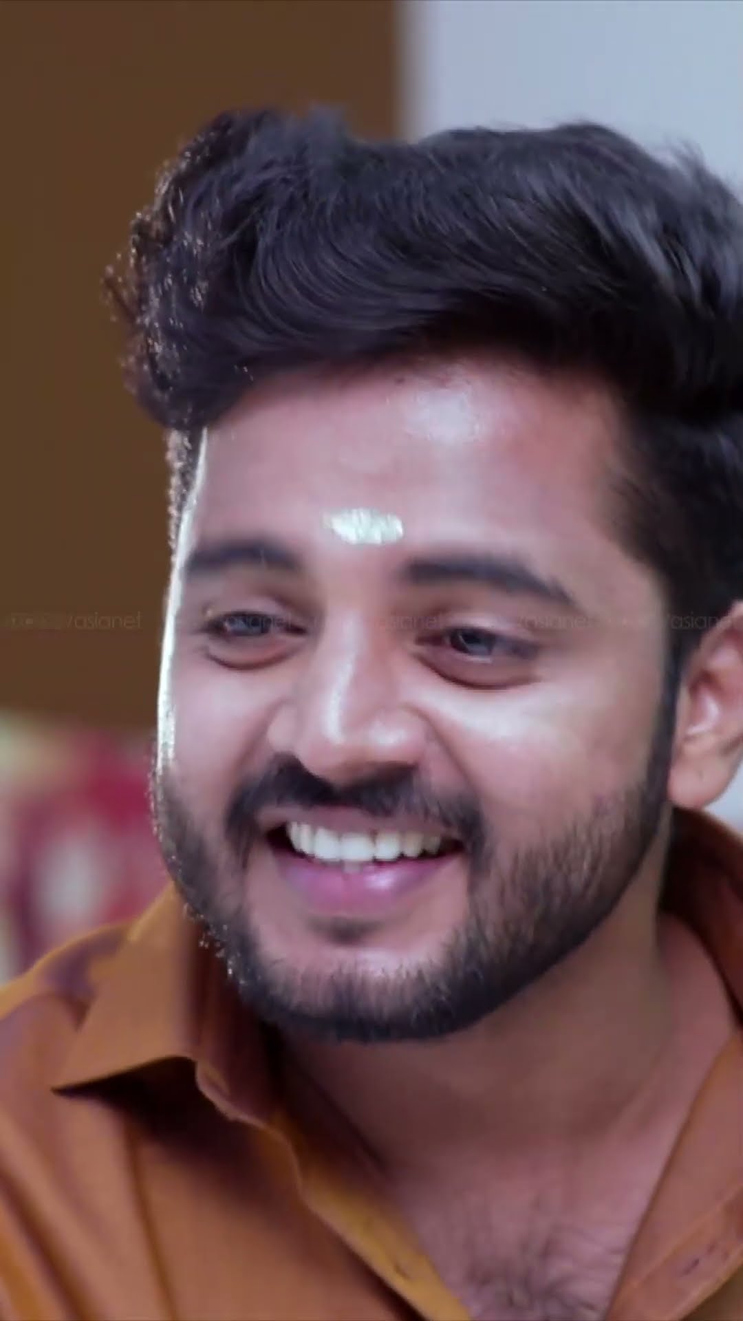 #Mounaragam ഇപ്പൊ ആ ദാരിദ്ര്യം ലുക്ക് ഒക്കെ മാറി