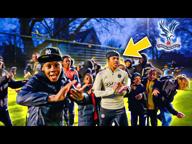 14 Year Old Crystal Palace Superstar Steals the Show!(1V1s for £500) | Thestreetzfootball.com class=