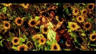 Elvis & Anabelle Strawberry Swing