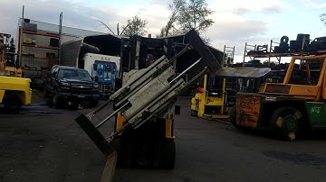 Cascade 50D Rotating Fork Clamp demo video forklift 6000lb Forklifts of Portland