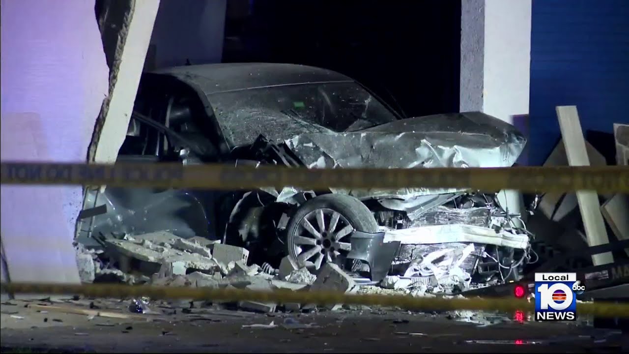 Driver injured after car slams into Hollywood business - YouTube