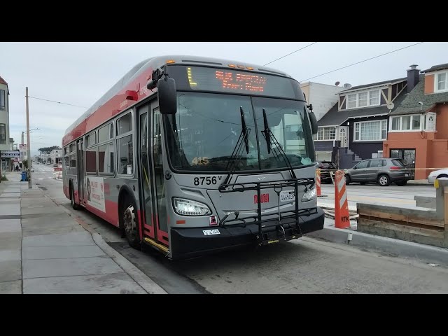 趣味 TRANSIT Burton HS School Tripper) SF Muni: 2013 New Flyer XDE40