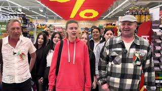 Пел весь супермаркет: покупатели магазина Санта поддержали флешмоб ко Дню Победы