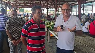 Donateur Overhandigt Financiele Ondersteuning Aan Vz Vismale Voor Verlengging Brood