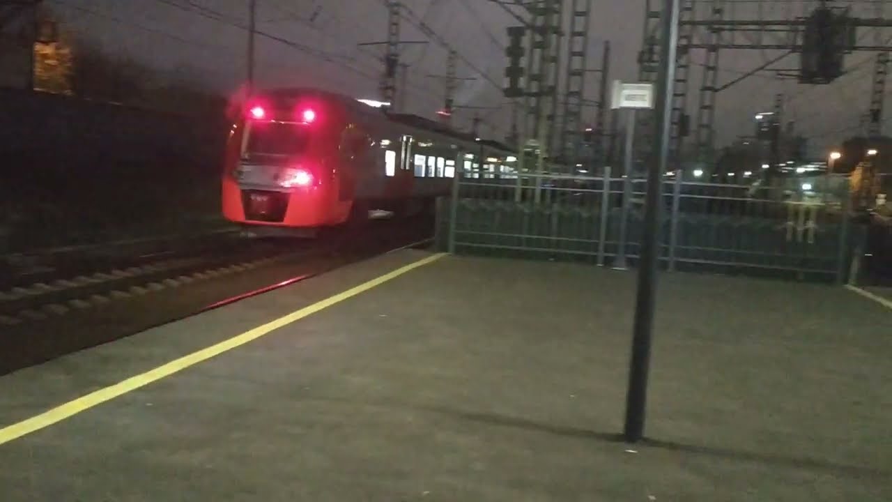 Ласточка отправляется с платформы Останкино/The swallow departs from the Ostankino platform!