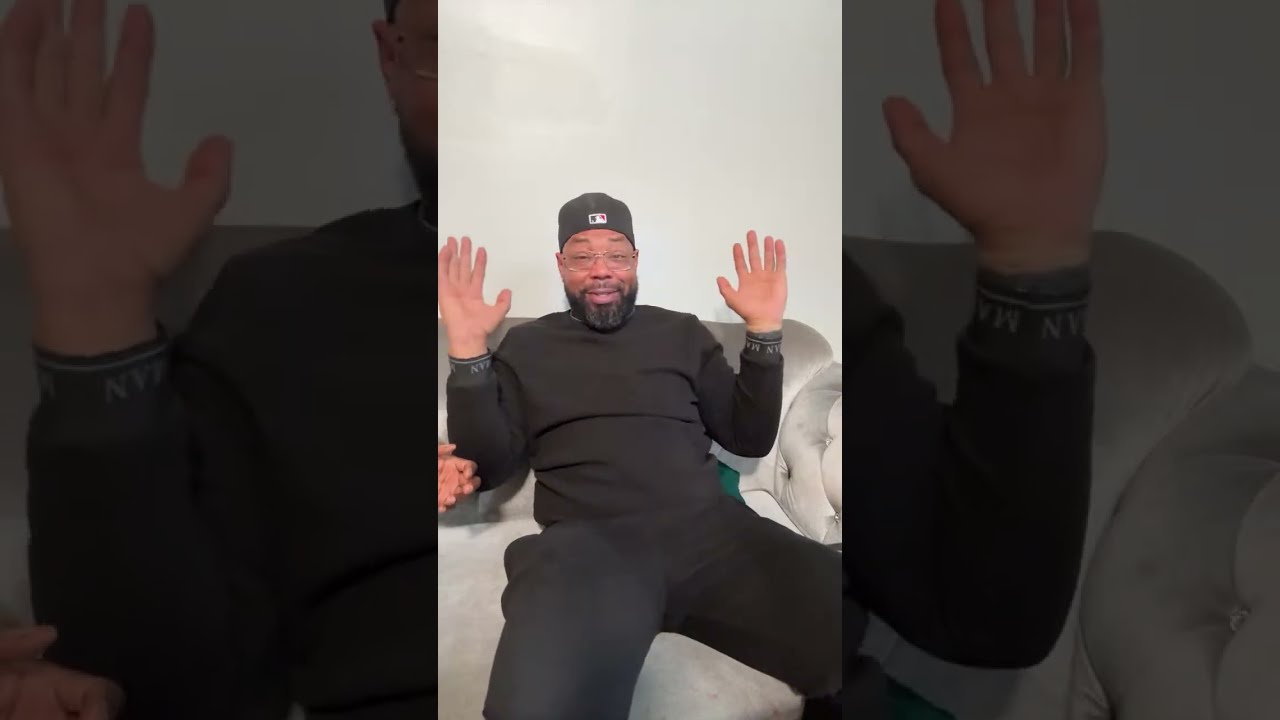 Lamont Stringfield is live just talking about dating with friends