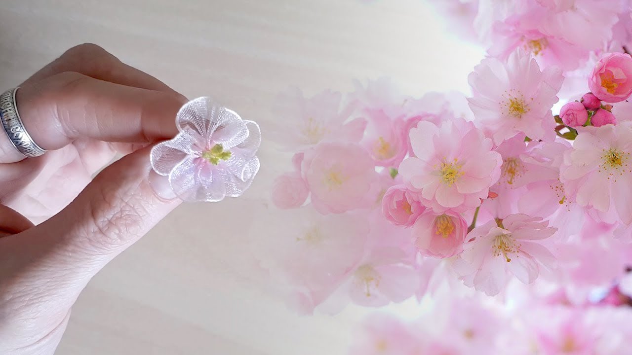 Ветка сакуры – цветы из гофрированной бумаги своими руками