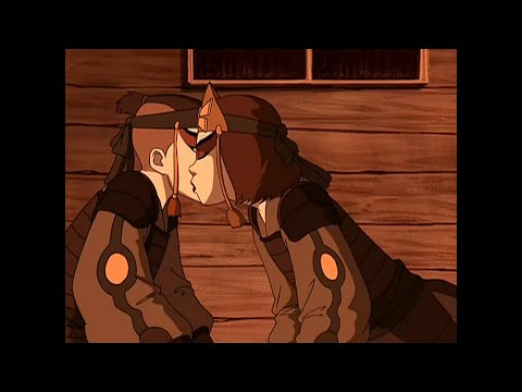 Suki kisses Sokka
