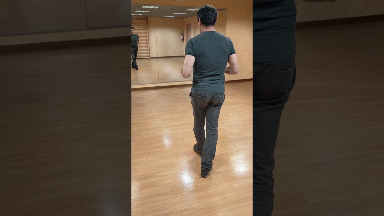 lezione base cha cha , con Mauro Valle scuola di ballo Dynamic center Pieve Emanuele