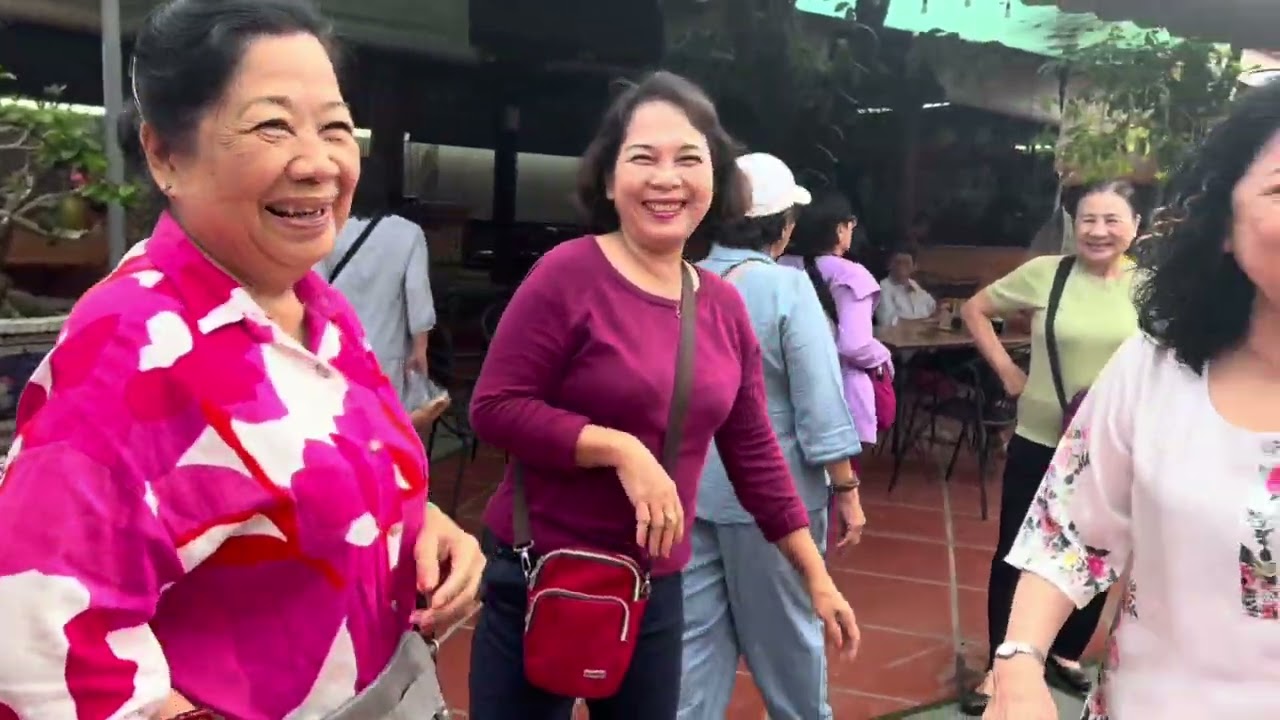 11 tháng riêng chị hoa cho 2 xe 18 chổ đi chùa tôn vân thank nhiều 🧧🧧🧧