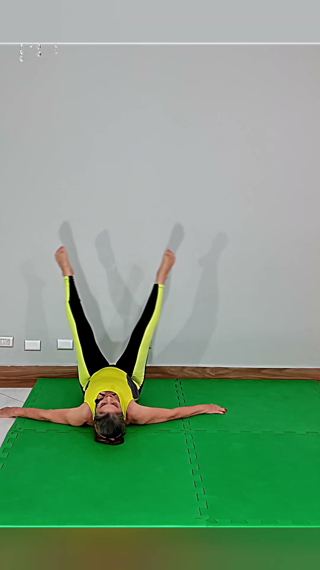 Parte 5 Treino de Pilates na Parede: Fortaleça e Alongue-se de Forma Diferente! ?️‍♀️?