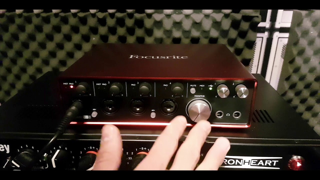 Interfaz de audio Focusrite Scarlett 4i4 de 3ra generación - Audiomusica