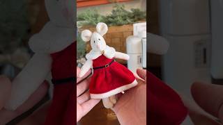 Day 11/12: sewing tiny Christmas clothes every day - Mrs. Santa Claus mouse