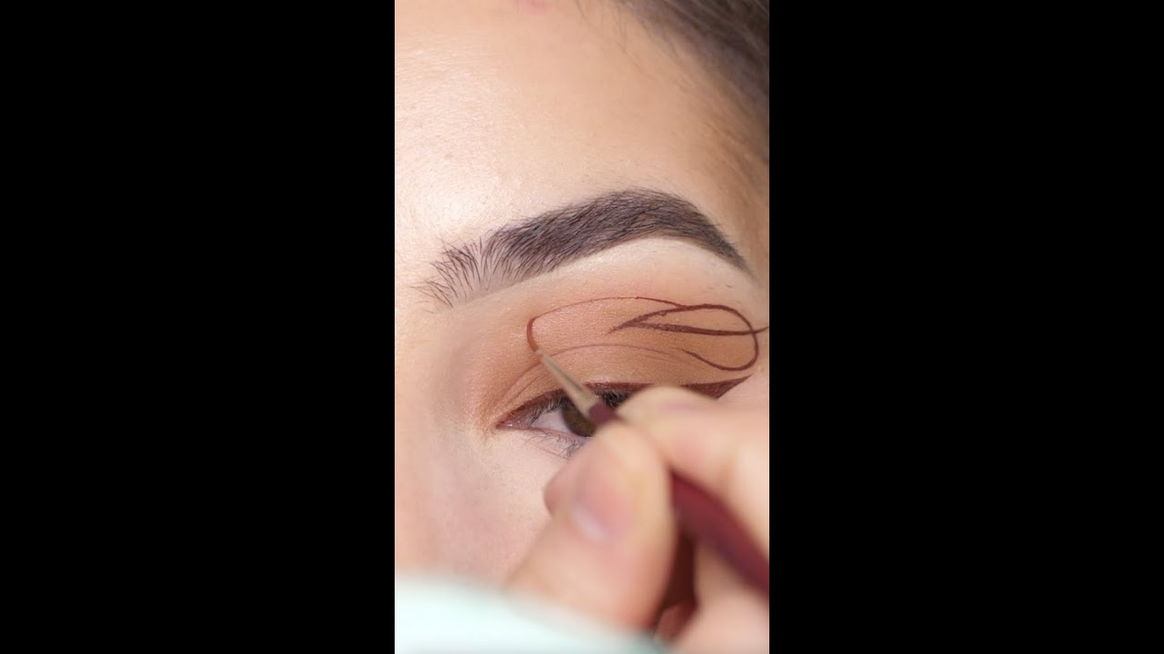 Graphic liner and casual summer outfit grwm