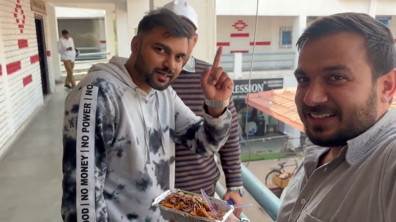 Kuchh bhiiii…………