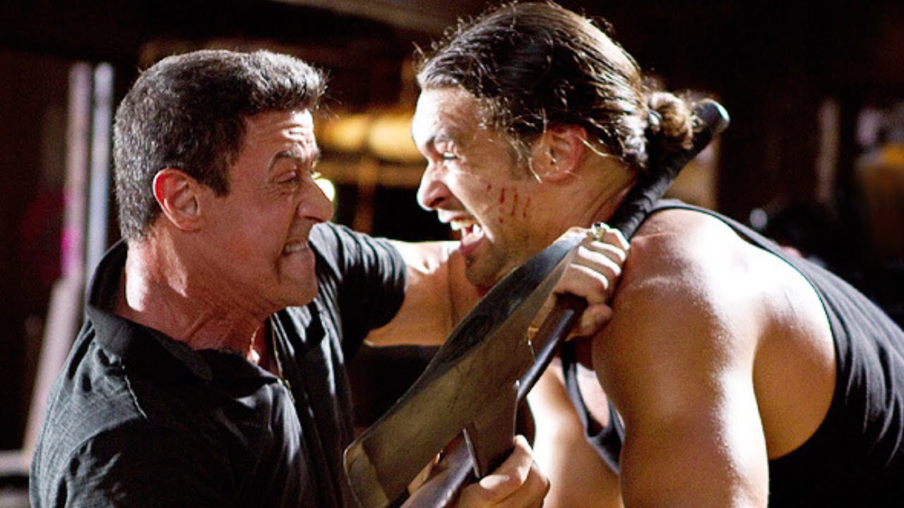 قاتل محترف يقع فى فخ وصديقه بيتقتل غدر ويتحد مع شرطى يسعى للانتقام من نفس القاتل  bullet to the head