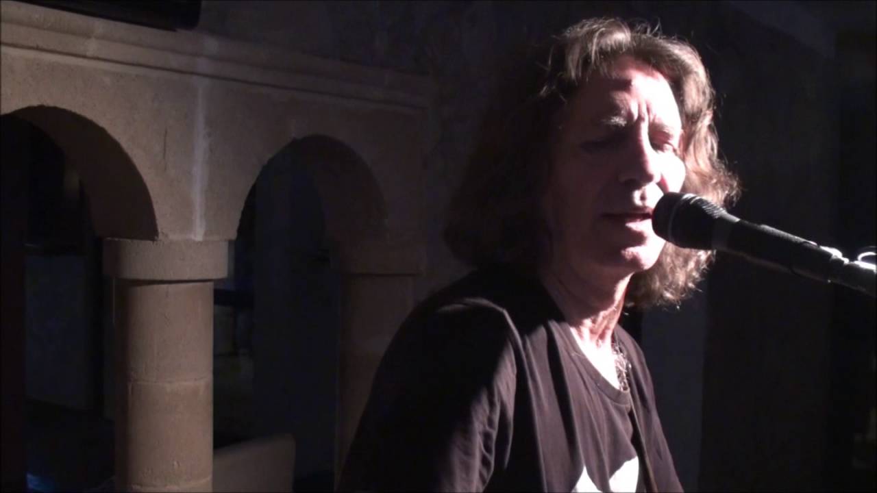 Compilation of 3 Pink Floyd songs(covers) with a mix (..Alice..)Filmed & edited by:Chris VM