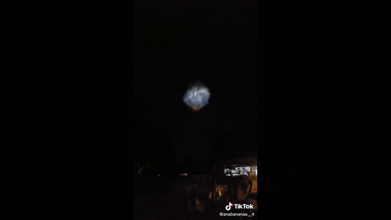 Strange Night Event on the Orlando Sky.??? adlı videoyu YouTube'da izle Strange Night Event on the Orlando Sky.??? adlı videoyu YouTube'da izle