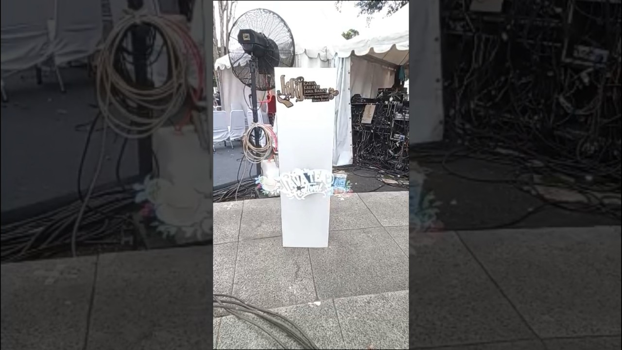 Kipas Hologram (Holovsn X) di Gedung Sate Bandung